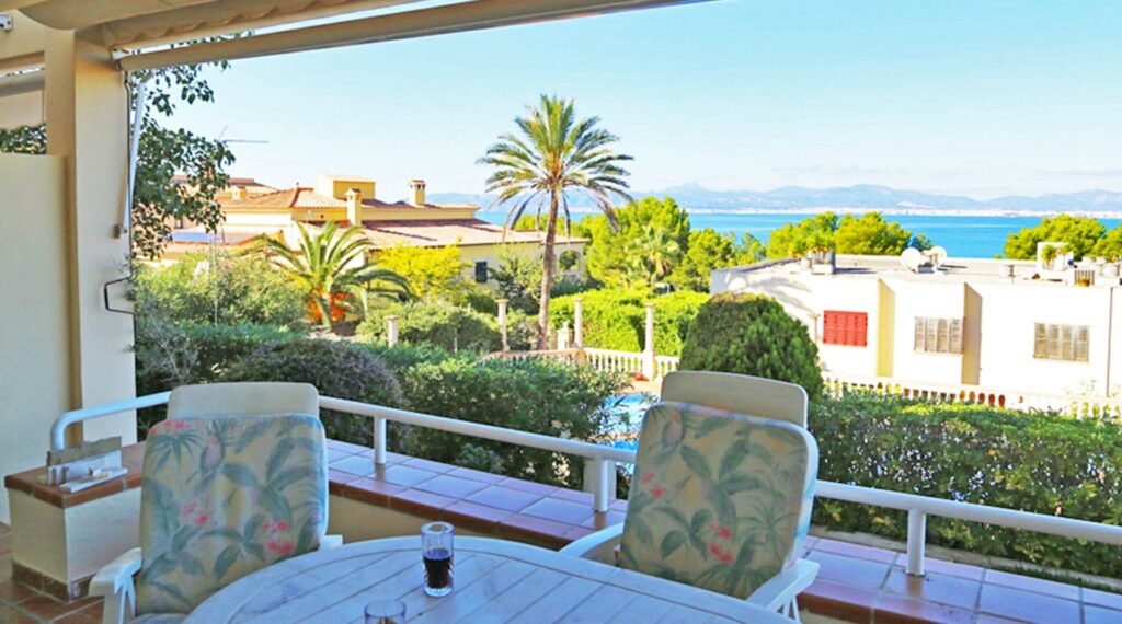 5-bedroom villa in Llucmajor with sea views and rooftop terrace