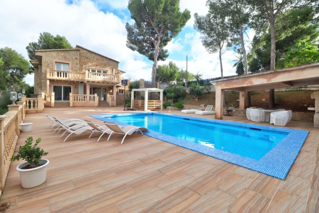 7-bedroom villa with sea and mountain views in Calvià, Mallorca