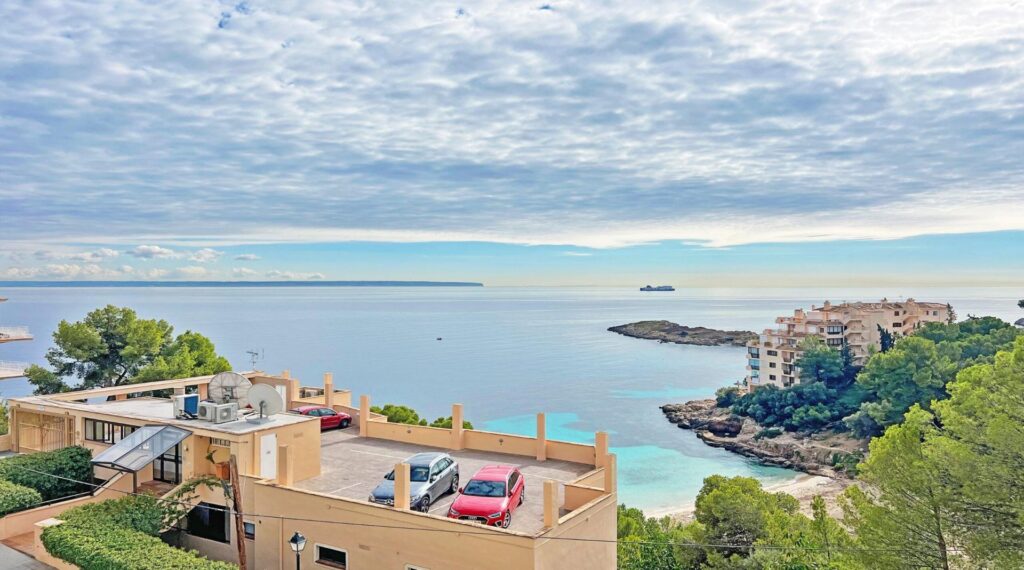 3-bedroom sea view apartment with terrace for sale in Calvià, Mallorca