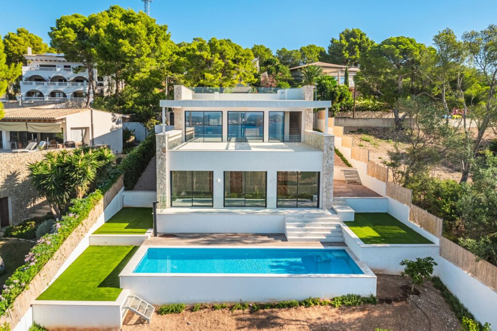 3-bedroom sea view villa with pool and basement for sale in Portals Nous, Calvià, Mallorca