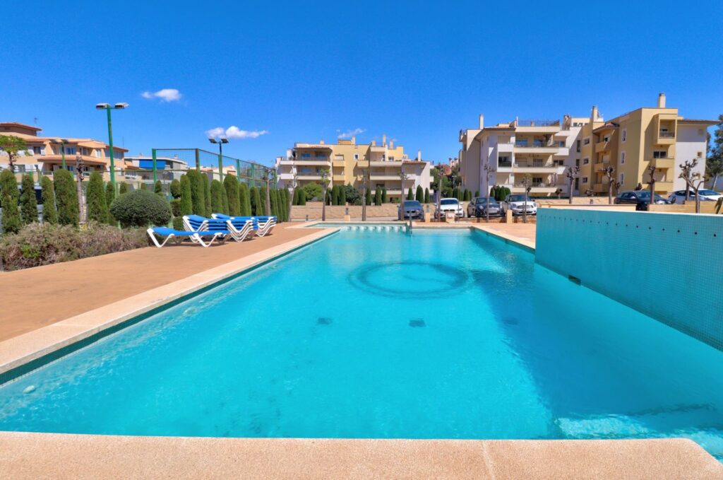 3-bedroom apartment with shared pool and parking near Santa Ponsa Beach, Calvià, Mallorca
