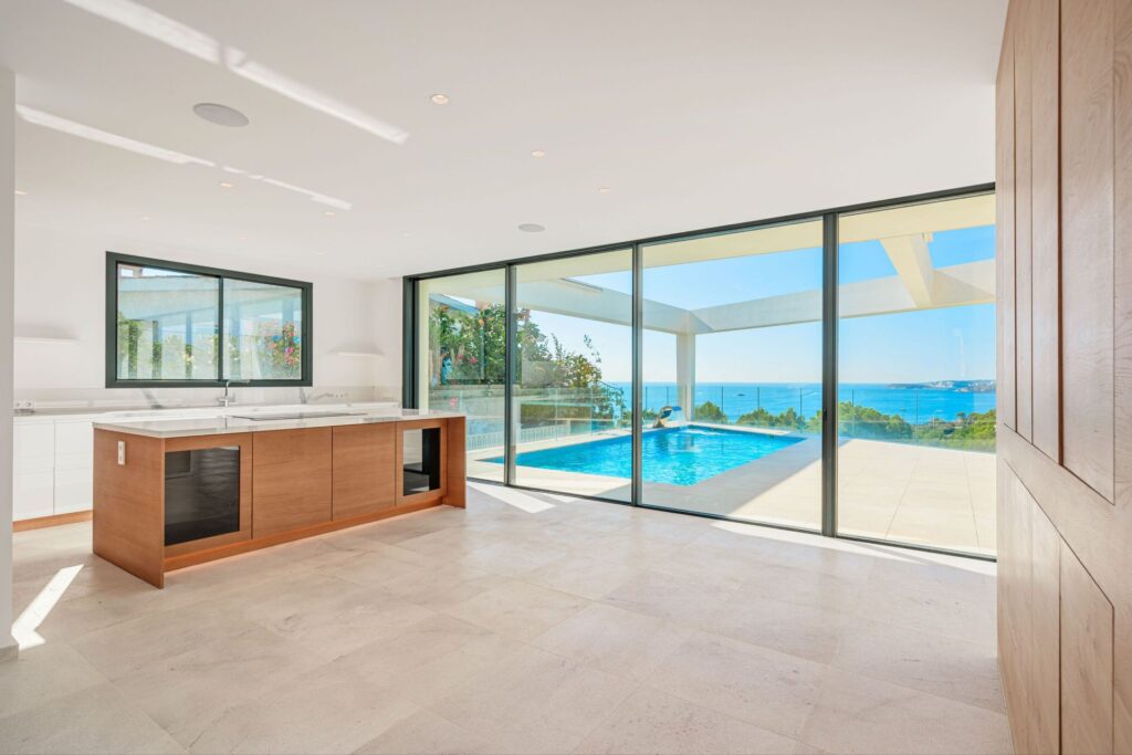 Elegant 4-bedroom sea view villa with pool and lift for sale in Calvià, Mallorca