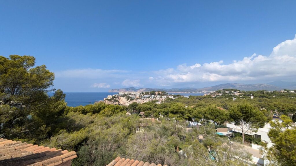 4-bedroom villa with sea and mountain views in Nova Santa Ponsa, Mallorca