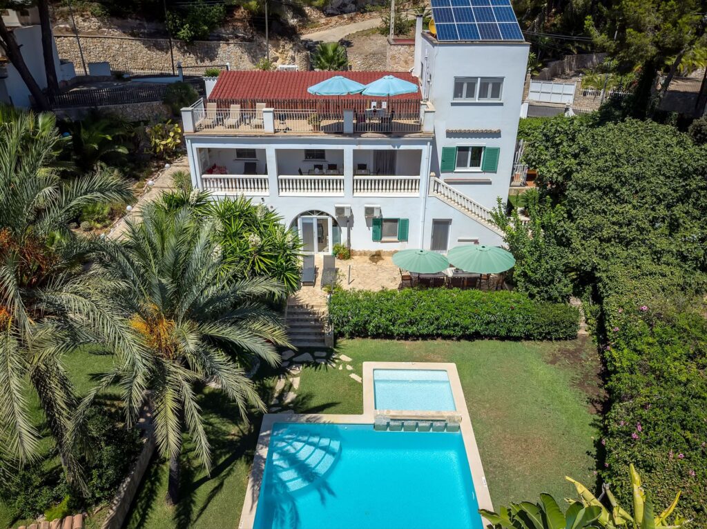 6-bedroom sea view villa in Calvià with sauna, solar panels, and spacious garden