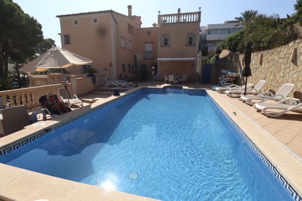 4-bedroom hillside apartment with pool and terraces for sale in Peguera, Calvià, Mallorca