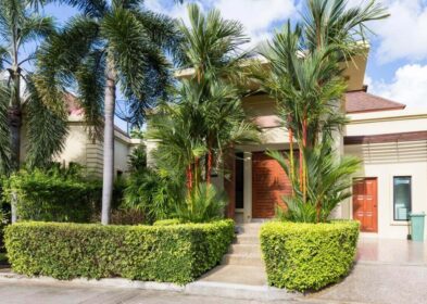 One-bedroom villa with private jacuzzi and Thai-style finishings in Nai Harn, Phuket