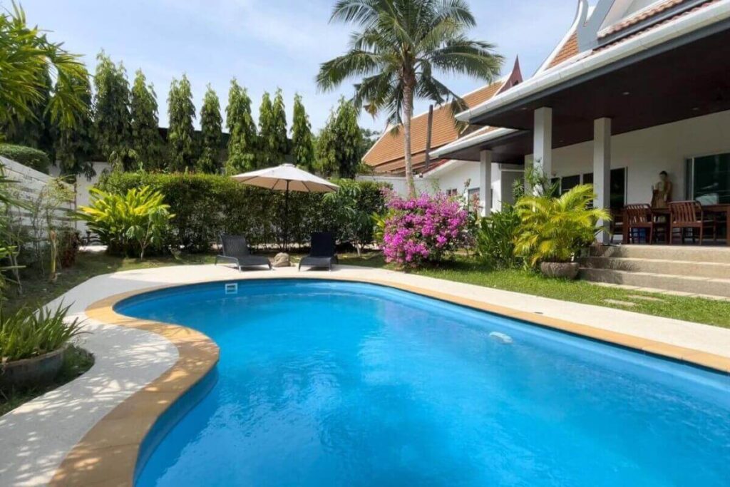 Renovated 3-bedroom villa in Rawai with guest pavilion and private pool