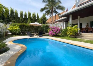 Renovated 3-bedroom villa in Rawai with guest pavilion and private pool
