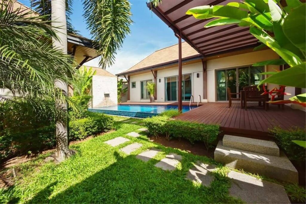 3-bedroom L-shaped oriental-style villa with pool for sale in Rawai, Phuket