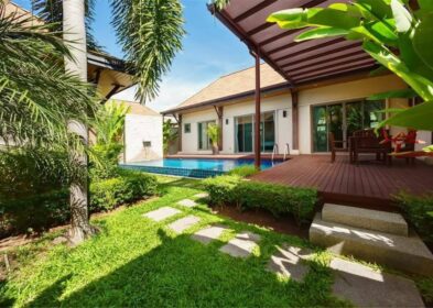 3-bedroom L-shaped oriental-style villa with pool for sale in Rawai, Phuket