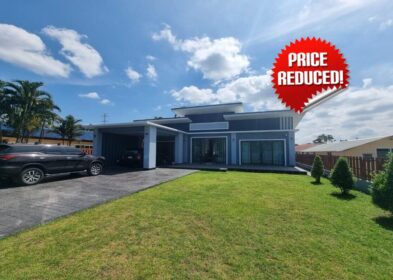 Modern 3-bedroom villa with jacuzzi and garden for sale in Thalang, Phuket