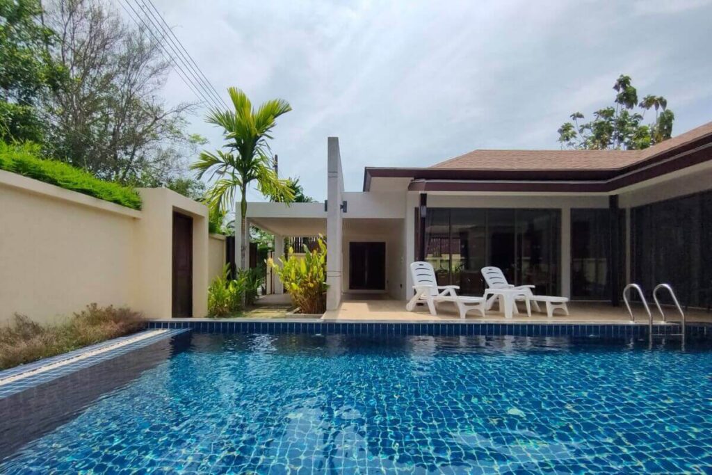 3-bedroom villa with pool and garden in Rawai, Phuket