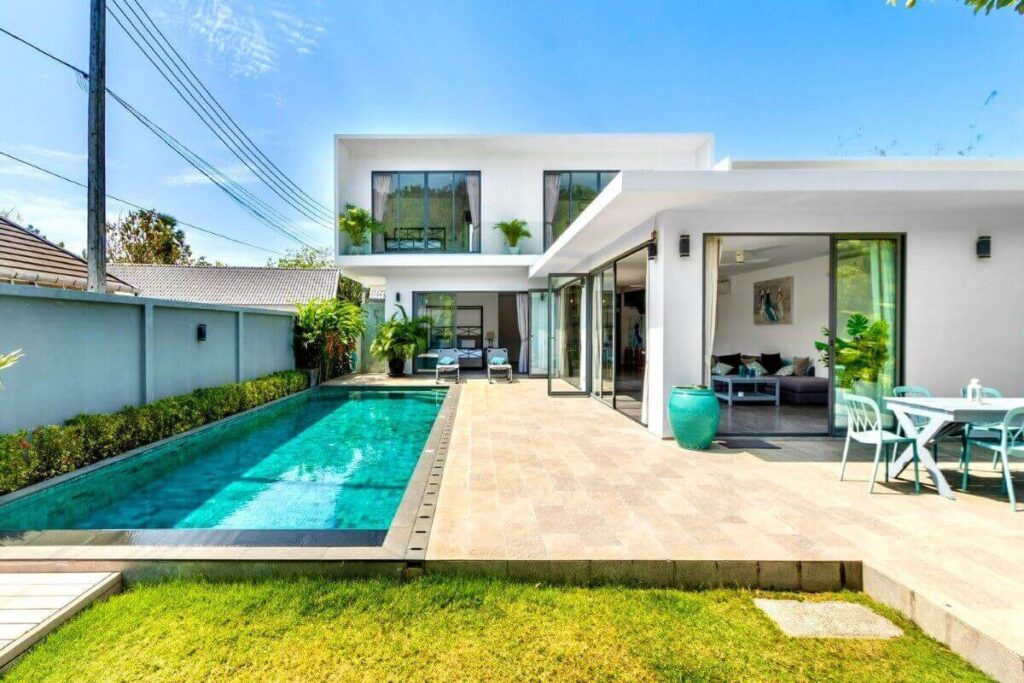 3-bedroom modern villa with pool and balcony for sale near Yanui Beach, Rawai, Phuket
