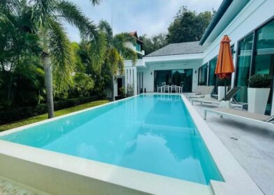 Contemporary 3-bedroom tropical pool villa in Rawai, Phuket