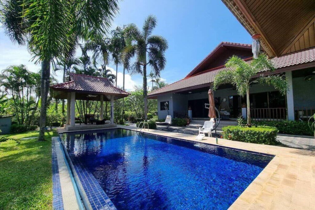 3-bedroom pool villa with jacuzzi and large garden for sale in Rawai, Phuket