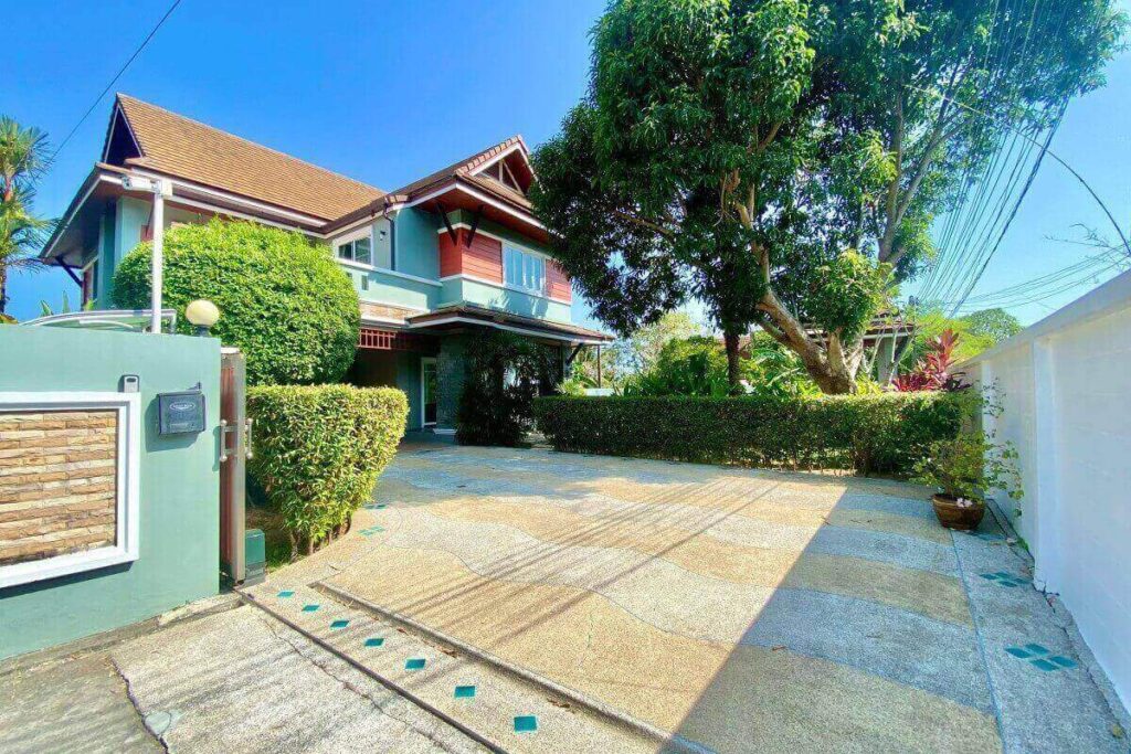 Modern 3-bedroom Thai-style villa with pool for sale in Rawai, Phuket