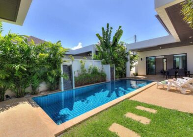 3-bedroom villa in Rawai with pool, garden, and separate guest pavilion