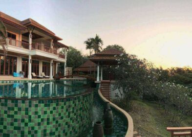 6-bedroom sea view villa in Nai Harn with infinity pool, large plot, and modern smart home features
