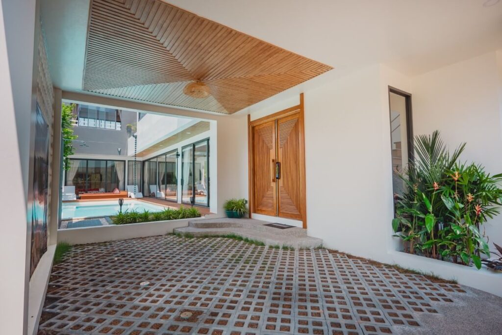 4-bedroom modern villa with private pool and wood finishes for sale in Rawai, Phuket