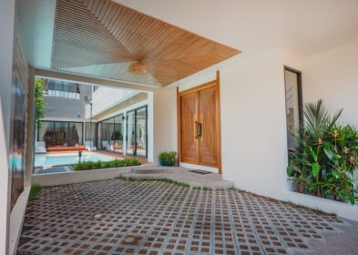 4-bedroom modern villa with private pool and wood finishes for sale in Rawai, Phuket