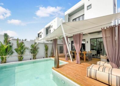 Newly completed 4-bedroom modern pool villa with terrace for sale in Saiyuan, Rawai, Phuket