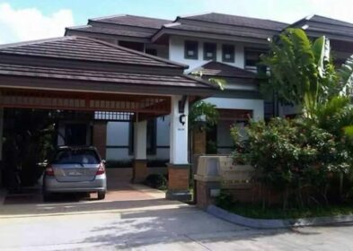 4-bedroom family villa with pool and garden for sale in Boat Lagoon, Phuket