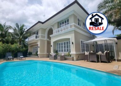 4-bedroom family villa with pool and clubhouse access for sale in Land and House, Chalong, Phuket