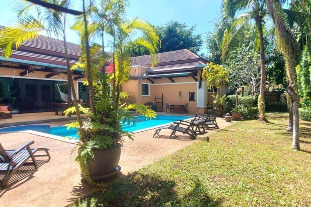 Single-level 4-bedroom pool villa with saltwater pool for sale in Chalong, Phuket