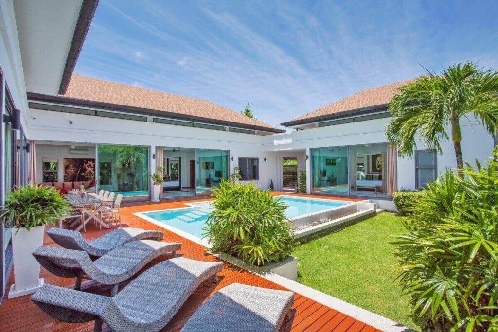 4-bedroom modern villa with saltwater pool for sale near Saiyuan Road, Rawai, Phuket