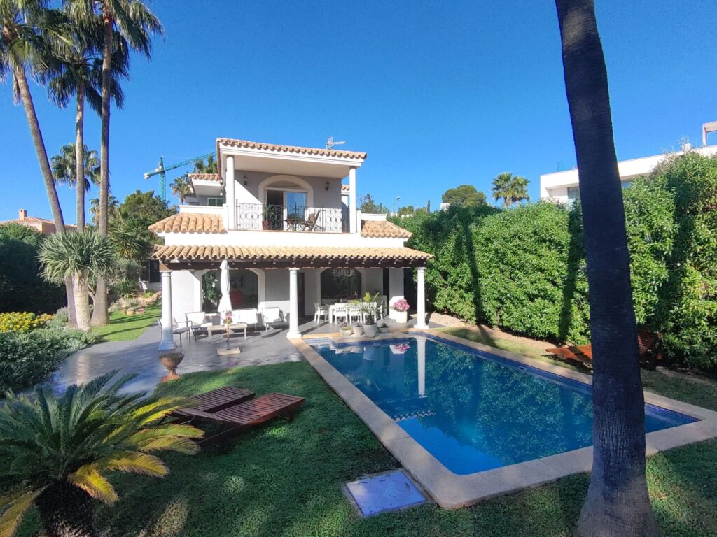 5-bedroom villa with sea views in Nova Santa Ponsa, Mallorca