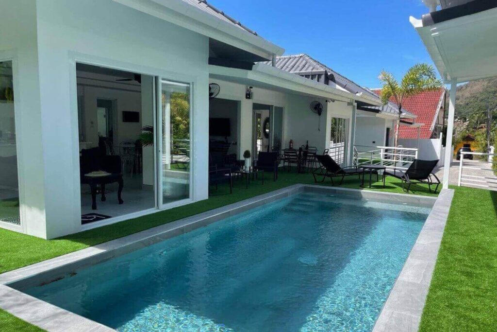 Renovated 5-bedroom pool villa with courtyard and saltwater pool for sale in Soi Samakki, Rawai, Phuket