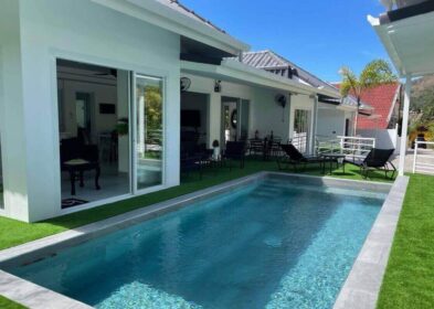 Renovated 5-bedroom pool villa with courtyard and saltwater pool for sale in Soi Samakki, Rawai, Phuket