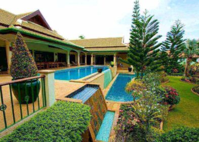 6-bed luxury villa for sale in Nai Harn, Phuket