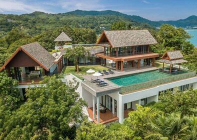 5-bedroom oceanfront villa with infinity pool and sea views in Kamala, Phuket.