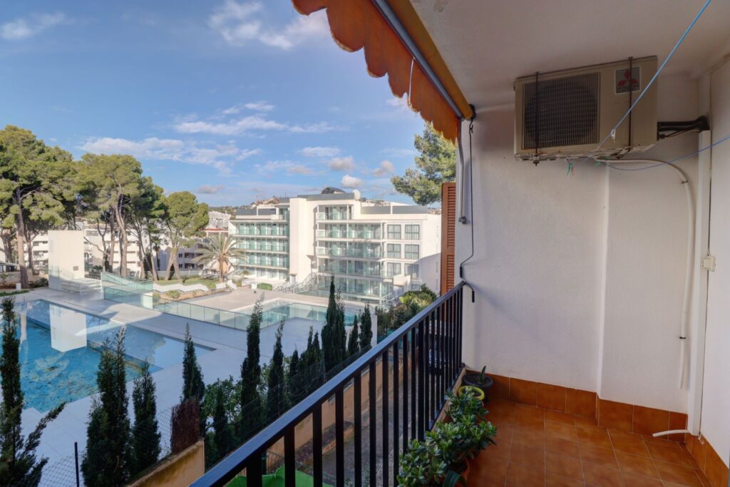 3-bedroom apartment with parking for sale in Santa Ponsa, Calvià, Mallorca near beach