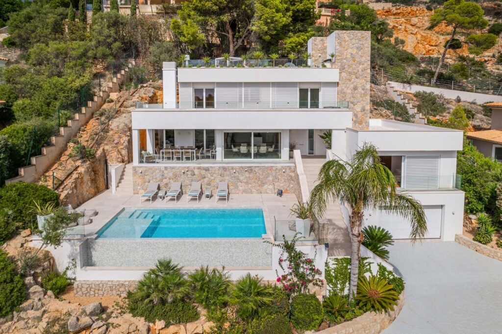 4-bedroom sea view villa with pool, lift, and rooftop terrace for sale in Andratx, Mallorca