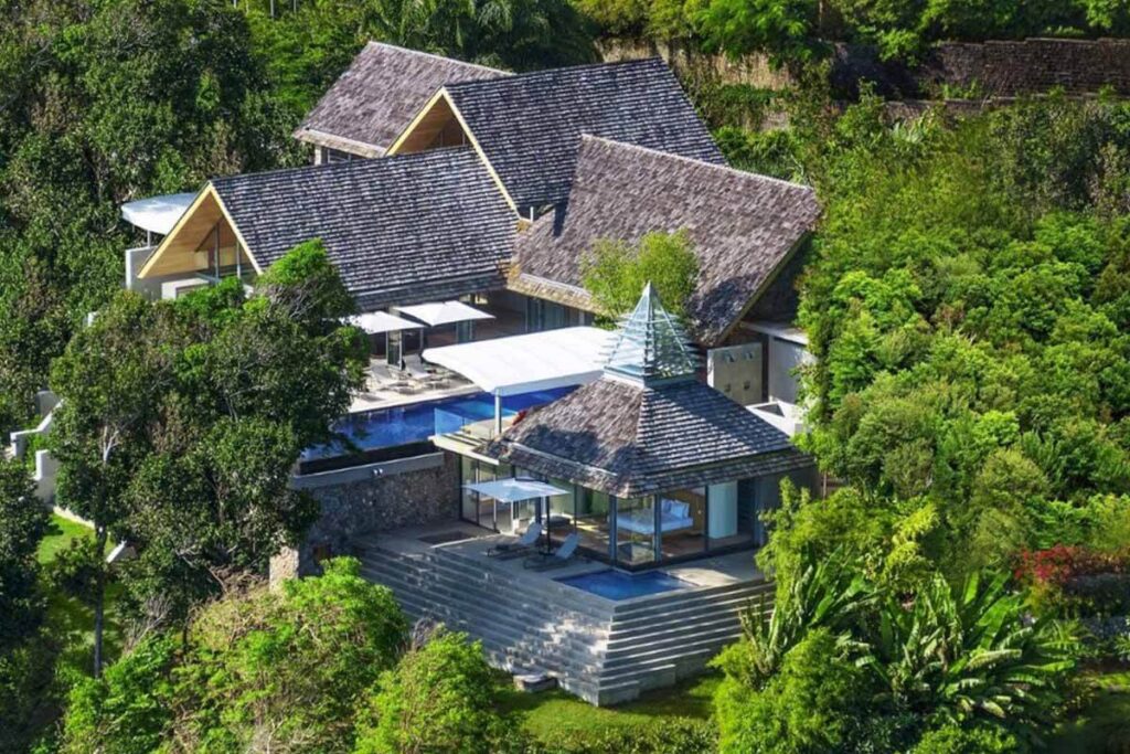 5-bedroom oceanfront villa in Kamala, Phuket, featuring a 15m infinity pool, panoramic sea views, and private entertainment areas.