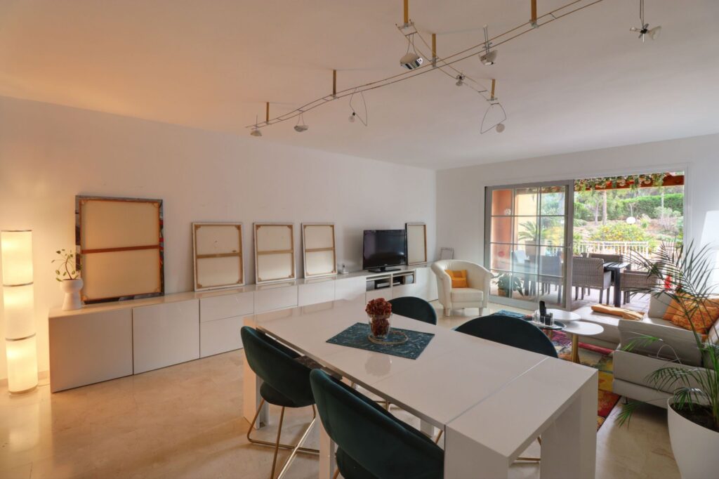 2-bedroom ground floor apartment with terrace and pool access for sale in Santa Ponsa, Calvià, Mallorca