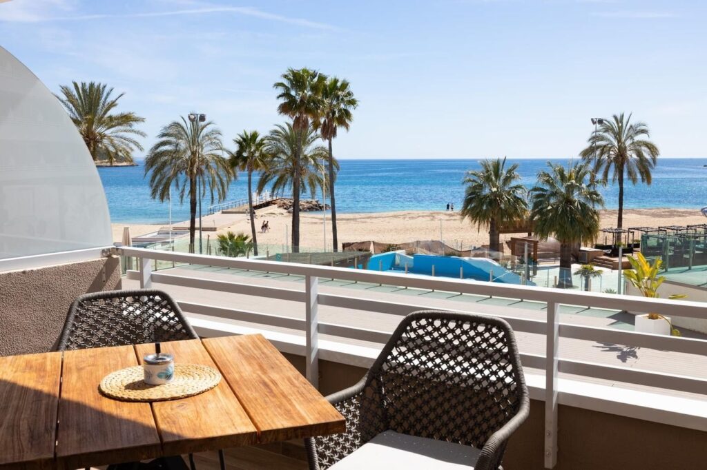 1-bedroom beachfront apartment with sea views and shared pool for sale in Calvià, Mallorca