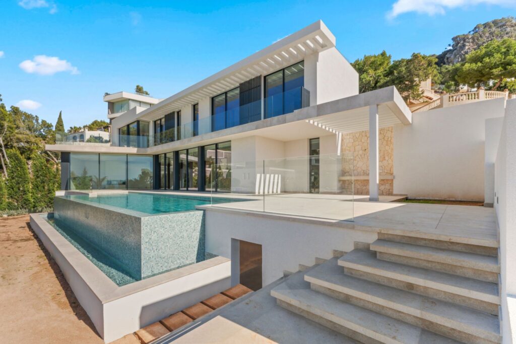 5-bedroom sea view villa with pool, lift, and solar panels for sale in Andratx, Mallorca