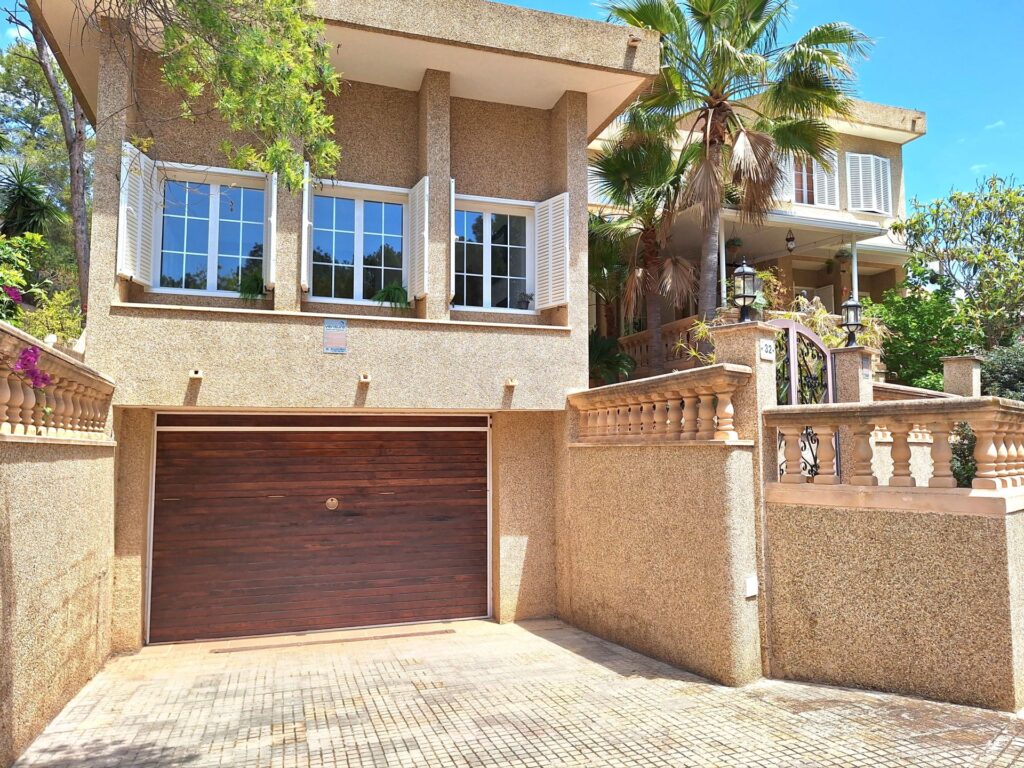 5-bedroom villa in Calvià with pool, sauna, and garden terrace