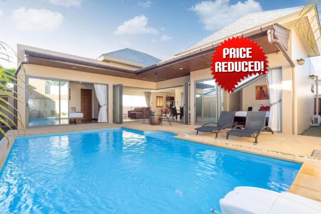 2-bedroom L-shaped villa in Rawai with saltwater pool and vaulted ceilings
