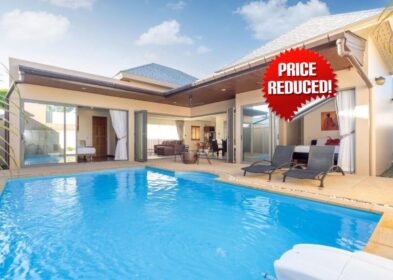 2-bedroom L-shaped villa in Rawai with saltwater pool and vaulted ceilings