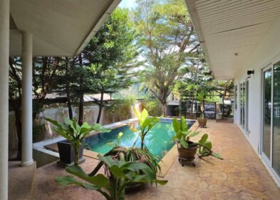3-bedroom L-shaped pool villa in Chalong near Big Buddha