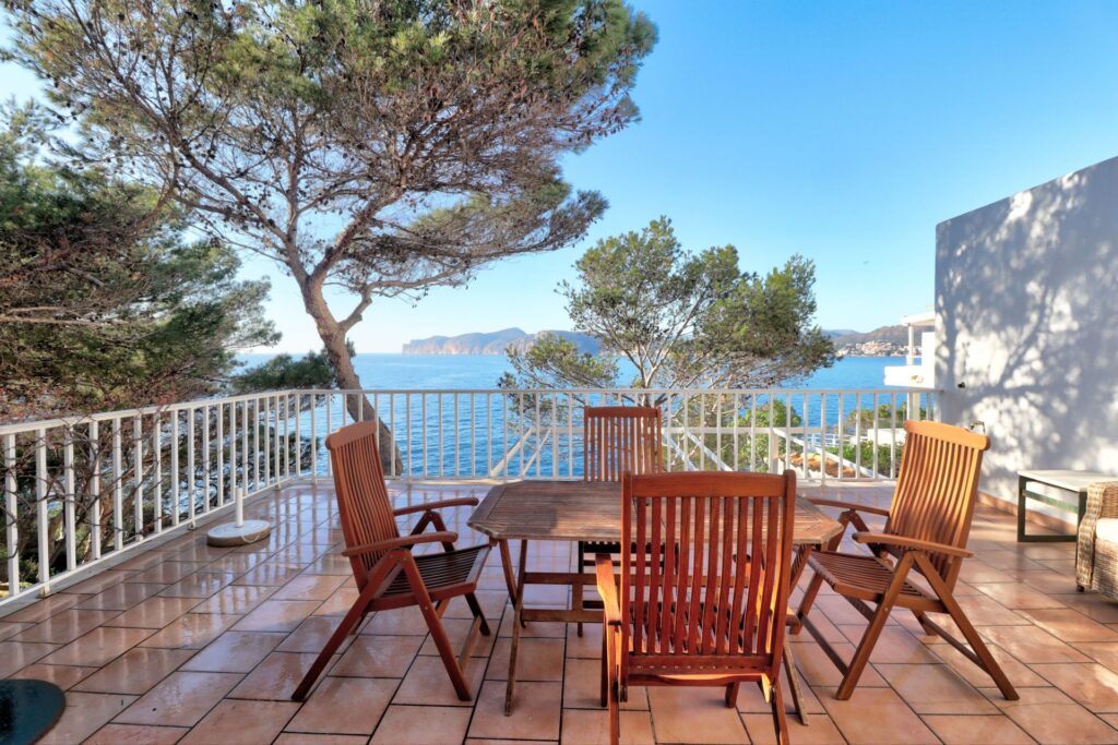 5-bed beachfront penthouse for sale in Santa Ponsa, Mallorca