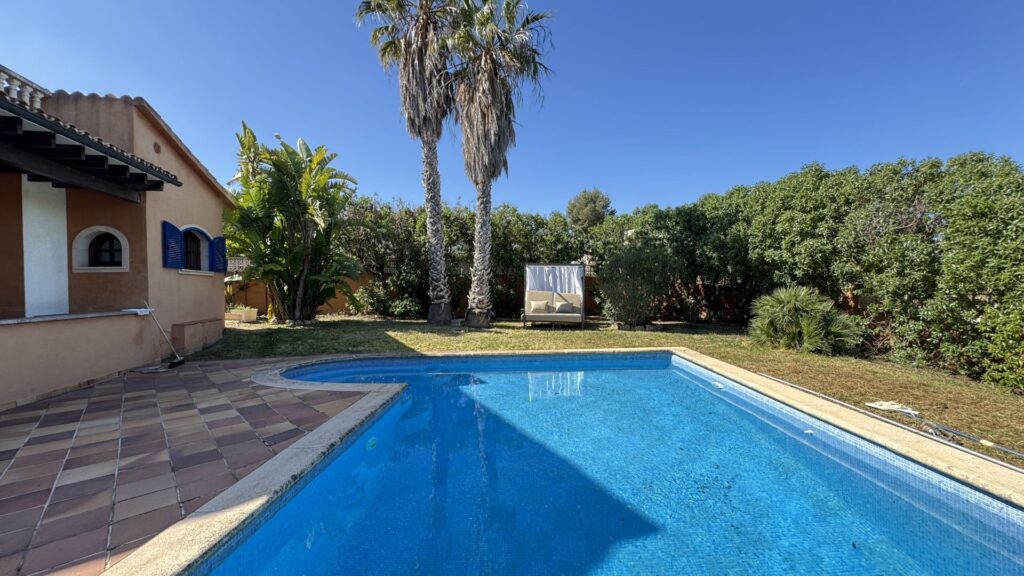 4-bed villa with guest apartment for sale in Nova Santa Ponsa, Mallorca