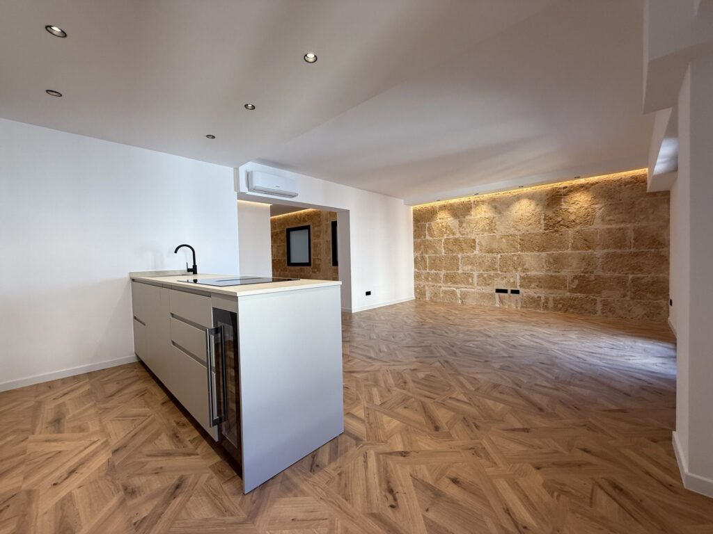 Modern 2-bed apartment with balcony for sale in Palma, Mallorca