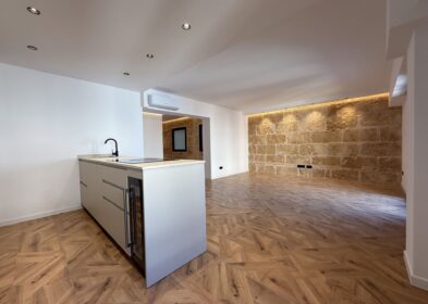 Modern 2-bed apartment with balcony for sale in Palma, Mallorca