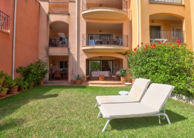 Ground floor 3-bed apartment with garden and pool in Santa Ponsa, Mallorca