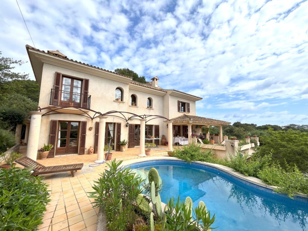 Sea view 4-bed villa with private pool in Cala Ratjada, Capdepera, Mallorca